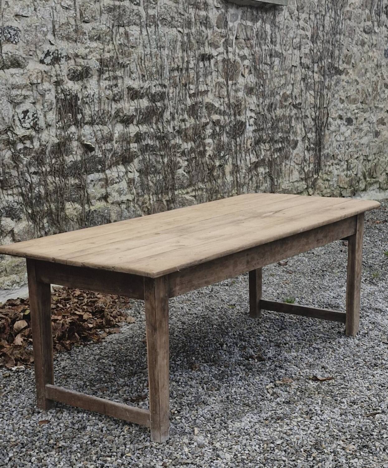 Farmhouse table