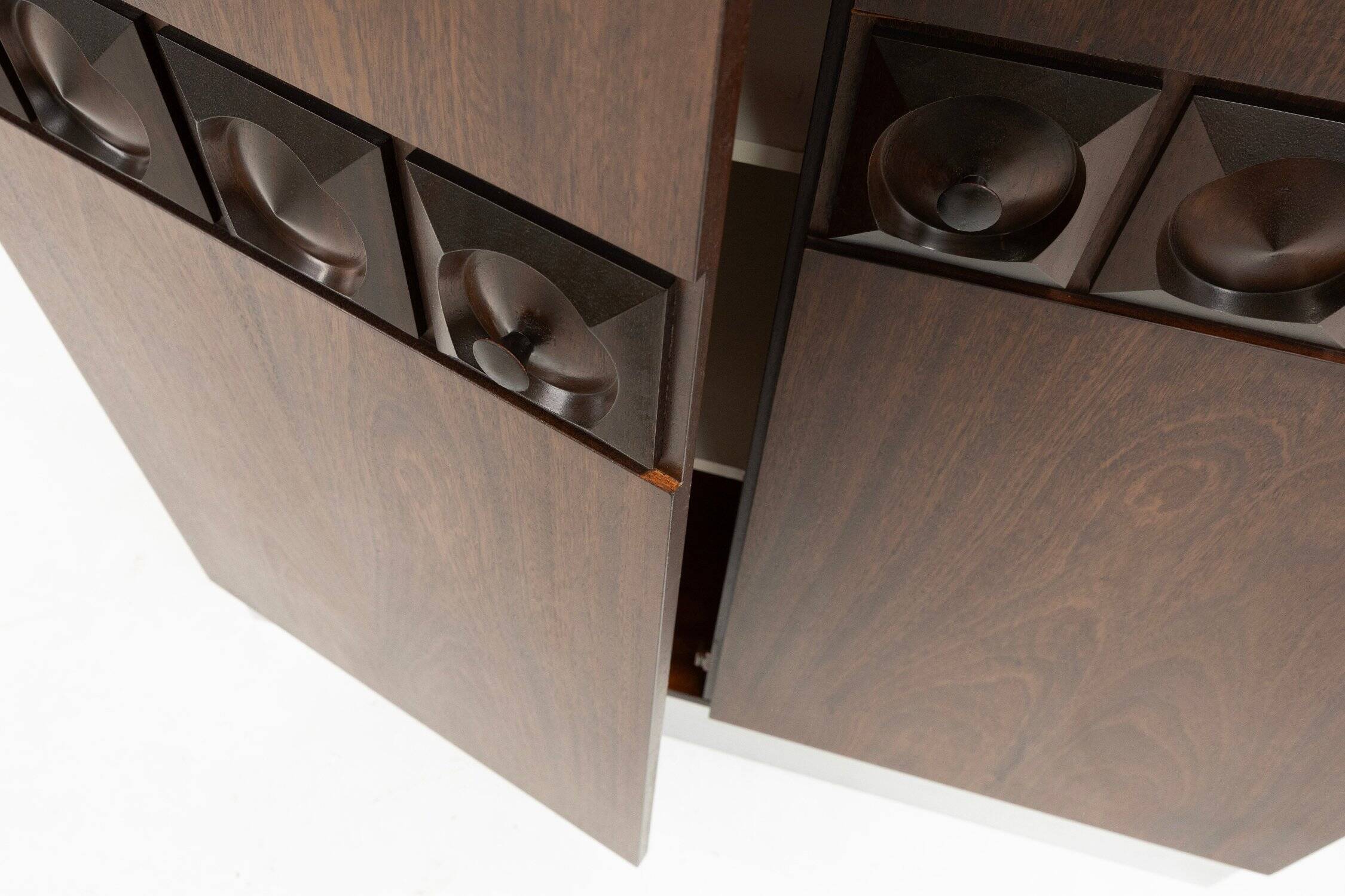 Cabinet de bar géométrique brutaliste, Belgique années 1970