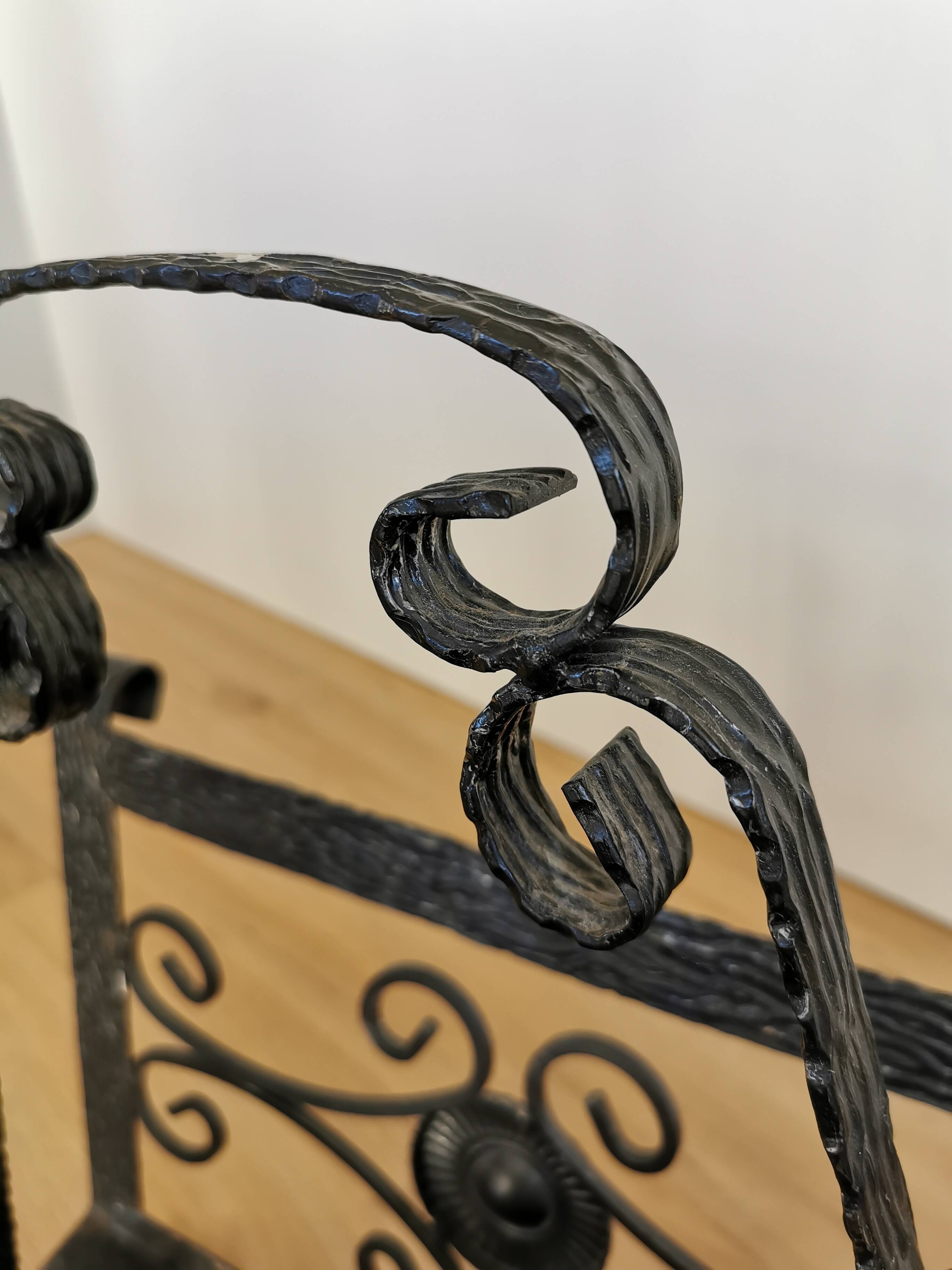 Porte-revues vintage en fonte