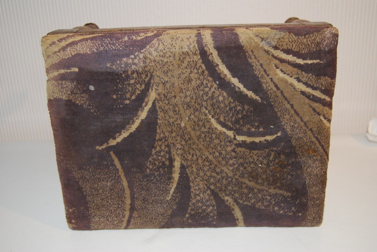 Former 19th end footrest