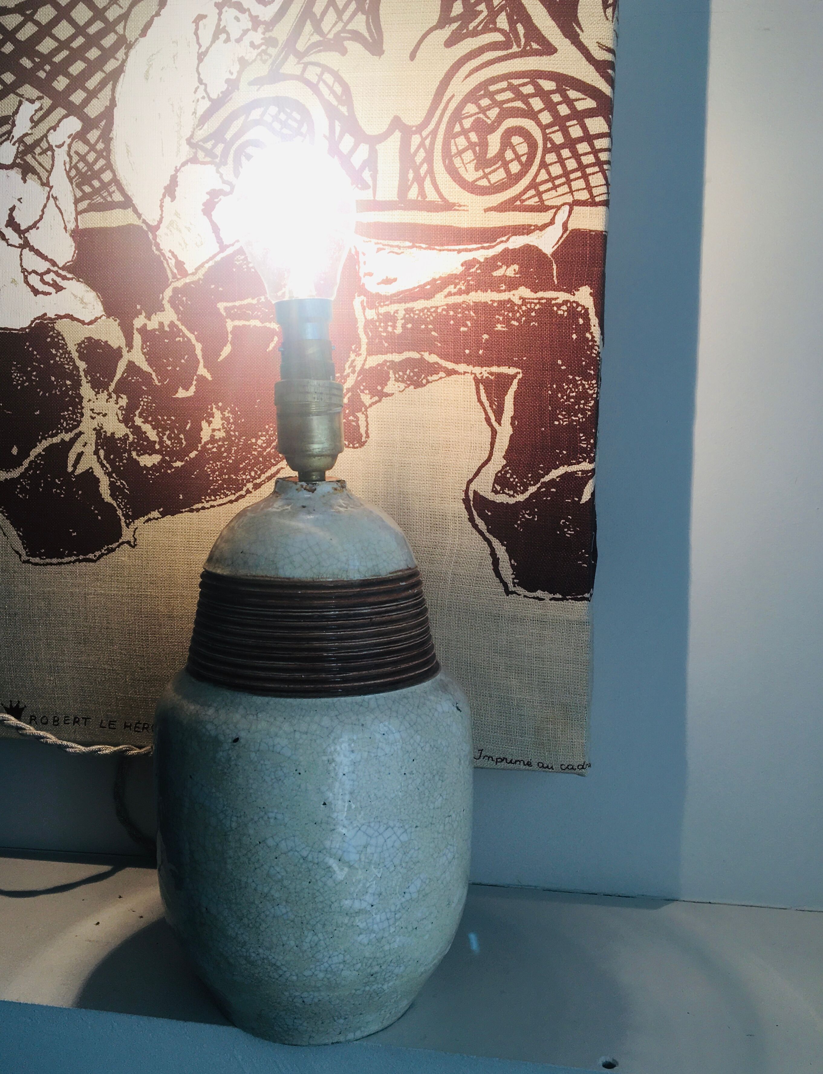 Cracked ceramic lamp foot