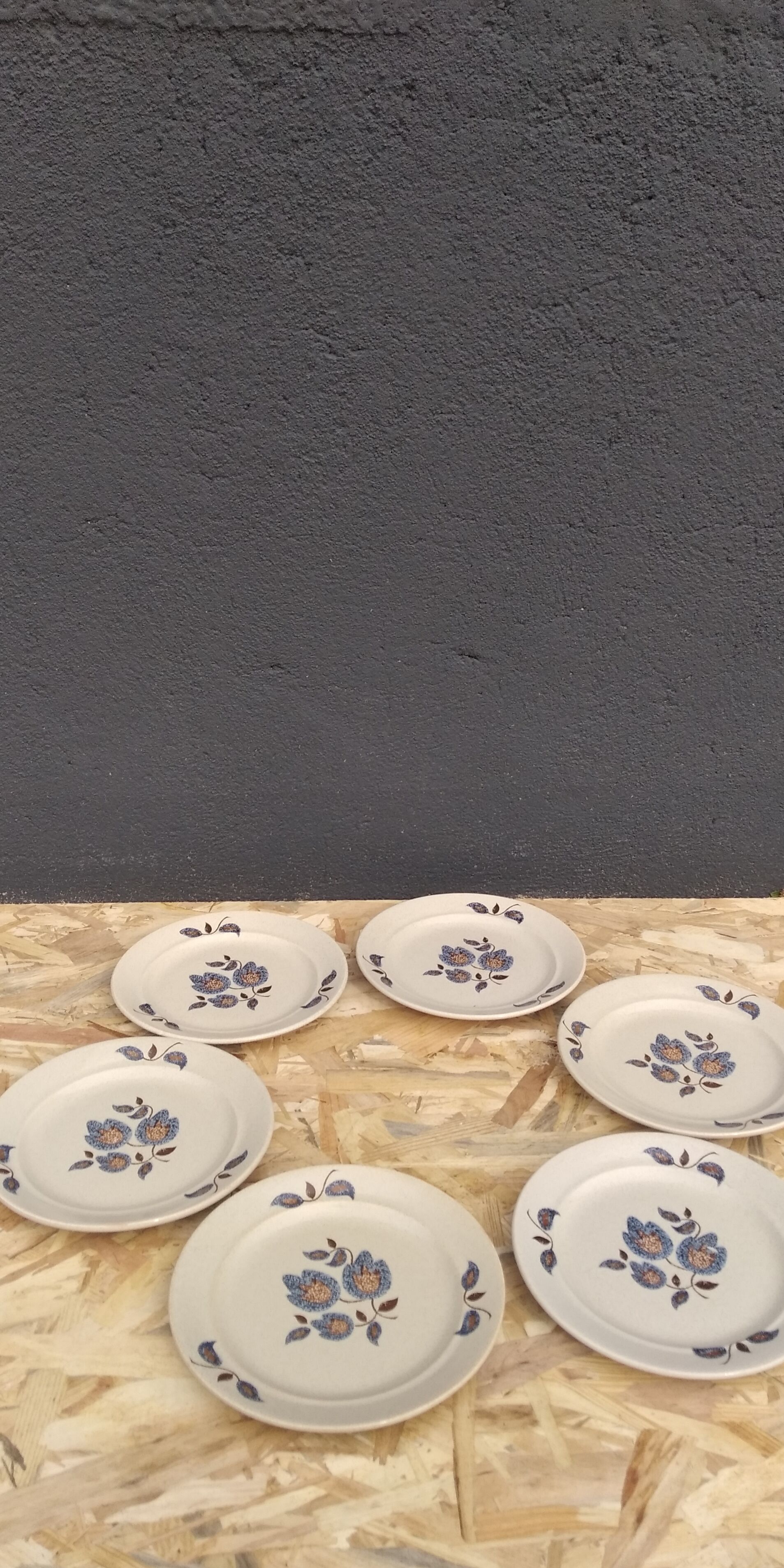 6 dessert plates faïence de St-Amand