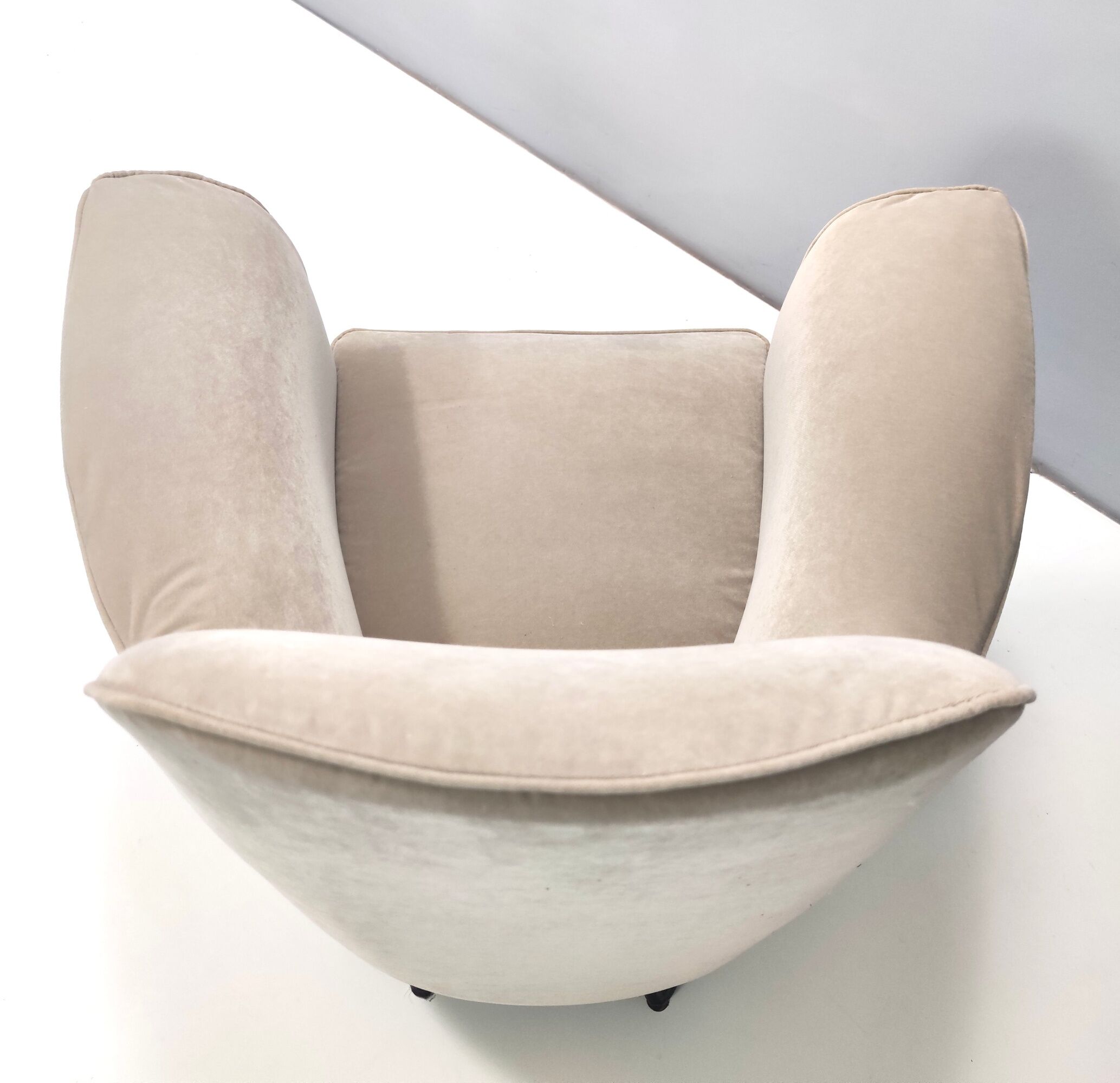 Vintage ivory fabric armchair, Italy