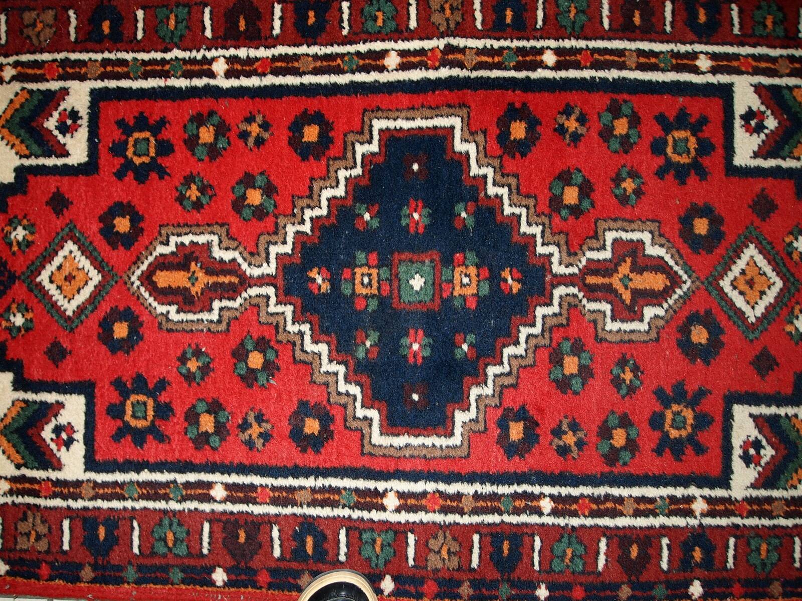 Tapis Vintage Hamadan en Laine (74cm x 140cm), Années 1970, Élégance Tradit