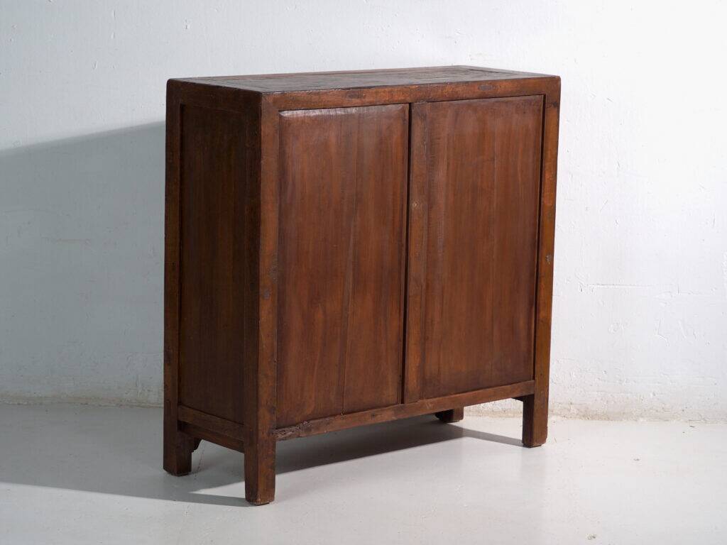 Pine buffet with three drawers and two doors – China, circa 1950