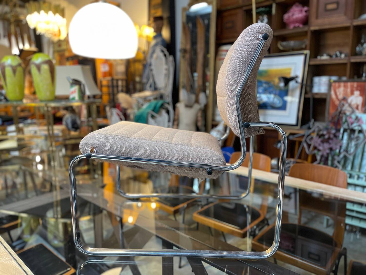Fauteuil / chauffeuse de salon tissus et chrome Atal 1970