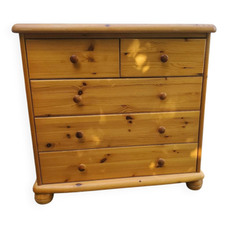 Pine chest of drawers