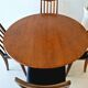 Ensemble de table et chaises GPLAN des années 1950, design d'intérieur.