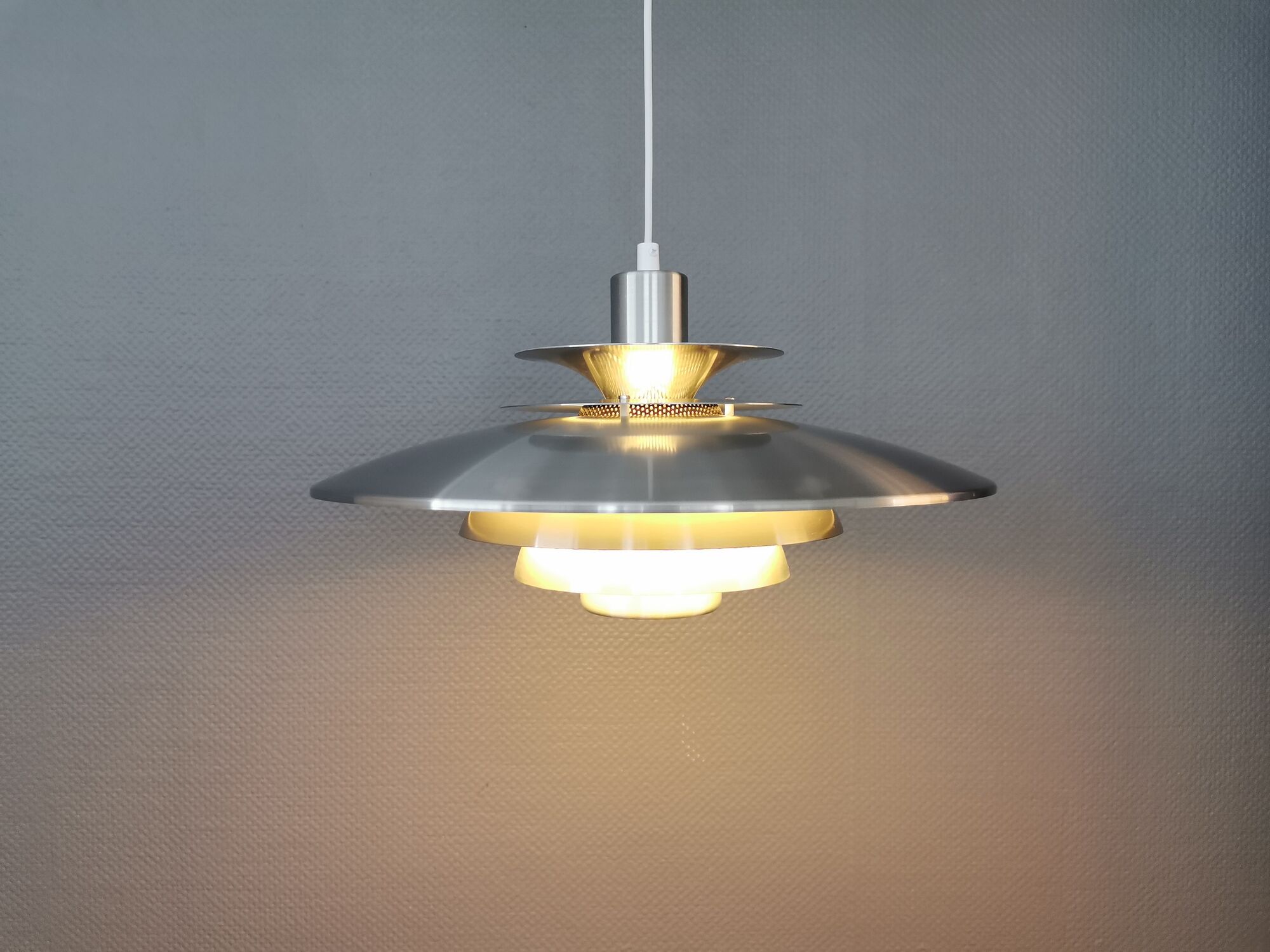Verona hanging lamp, made by Danish Jeka, in the 1980