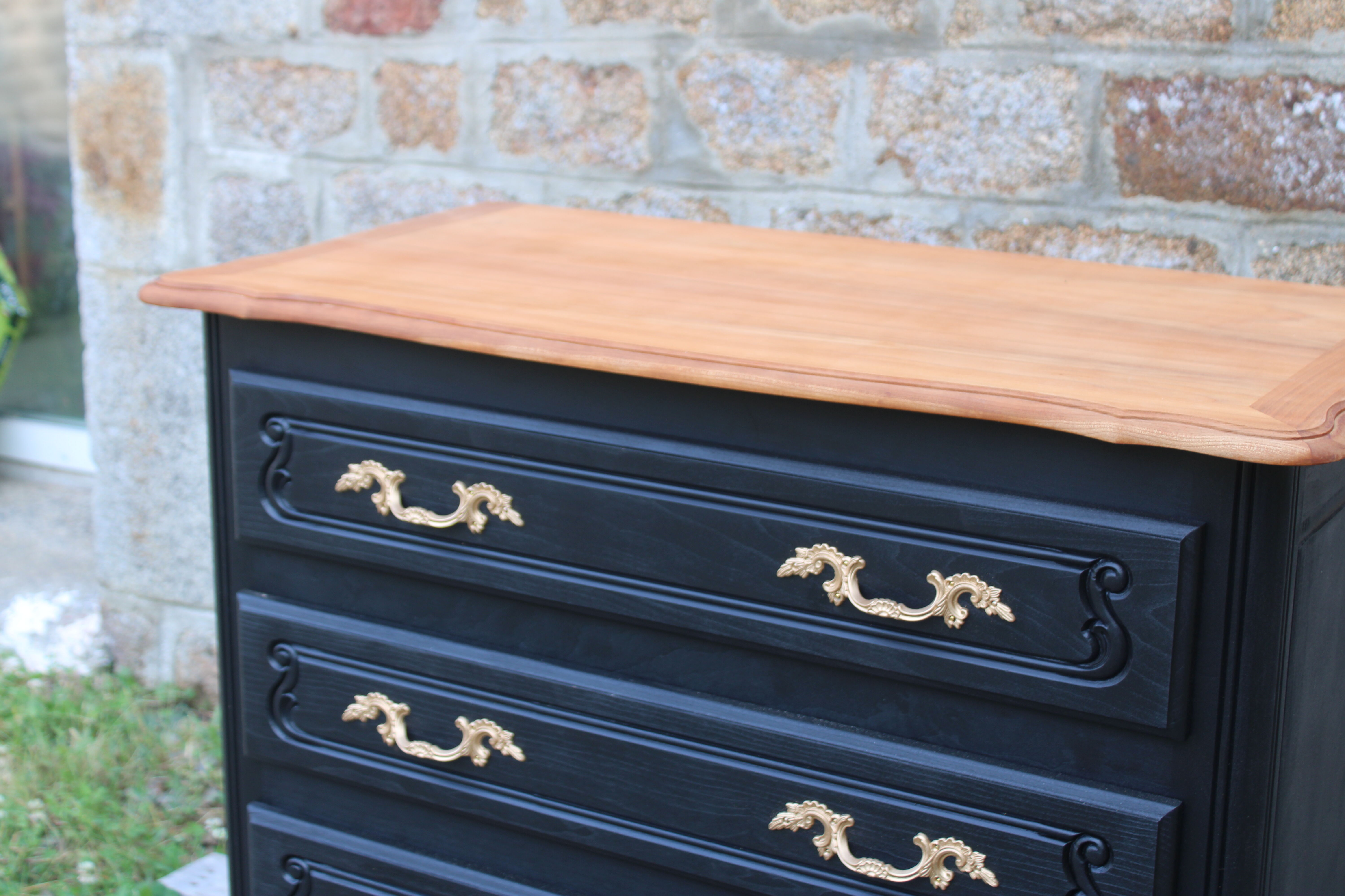 Louis XV style black commode with natural wood top – 3 drawers