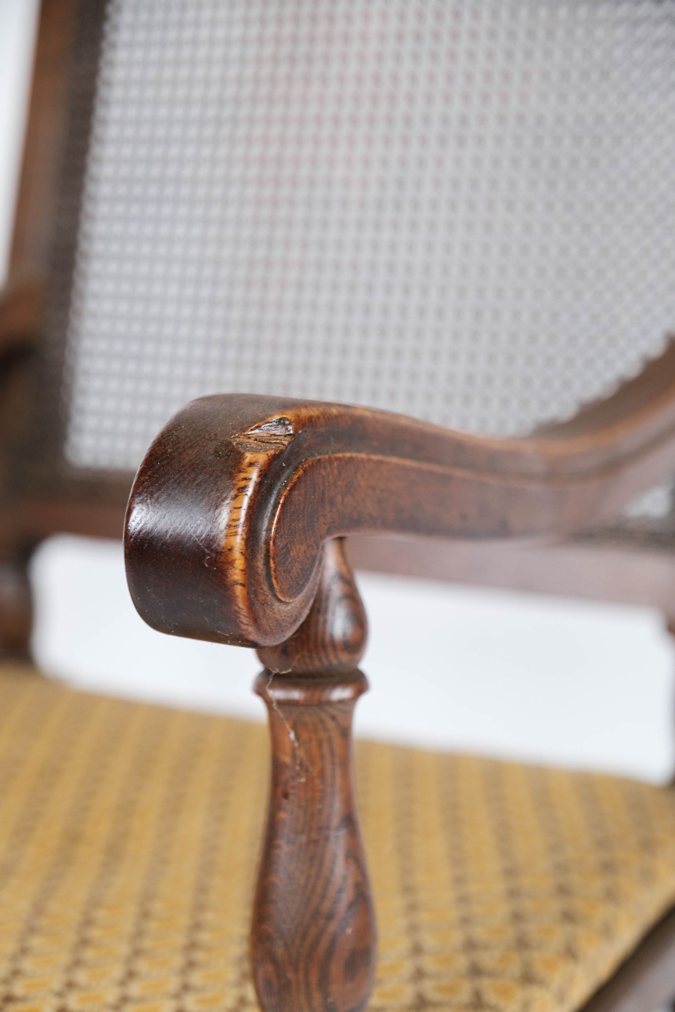 Fauteuil antique en chêne, années 1920