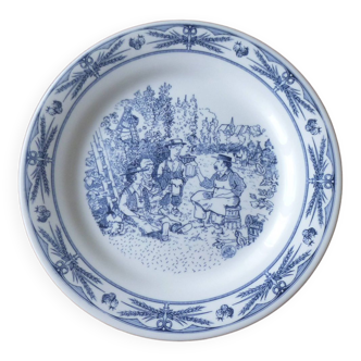 Assiette plate Gien   Scène de vie en Alsace