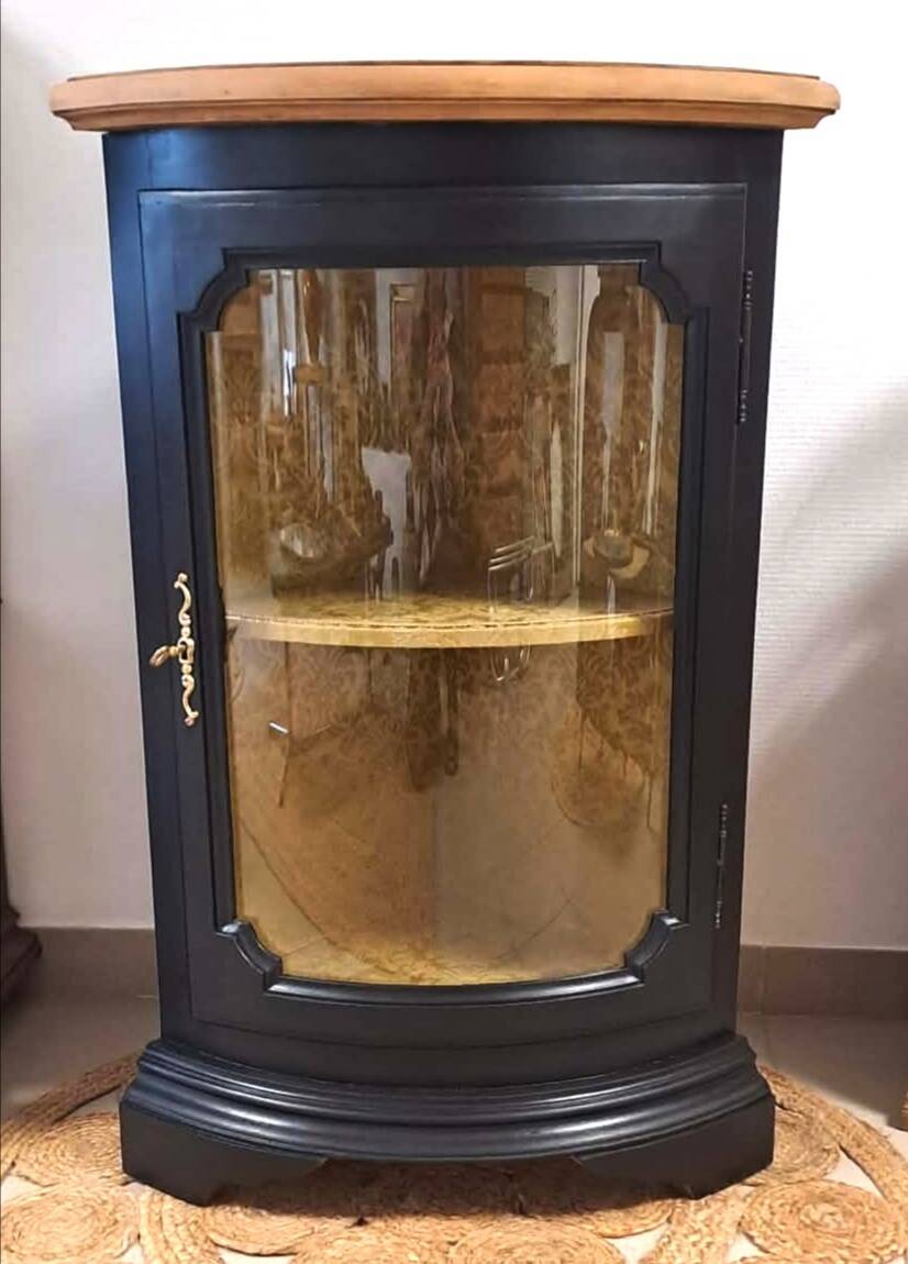 Corner display cabinet