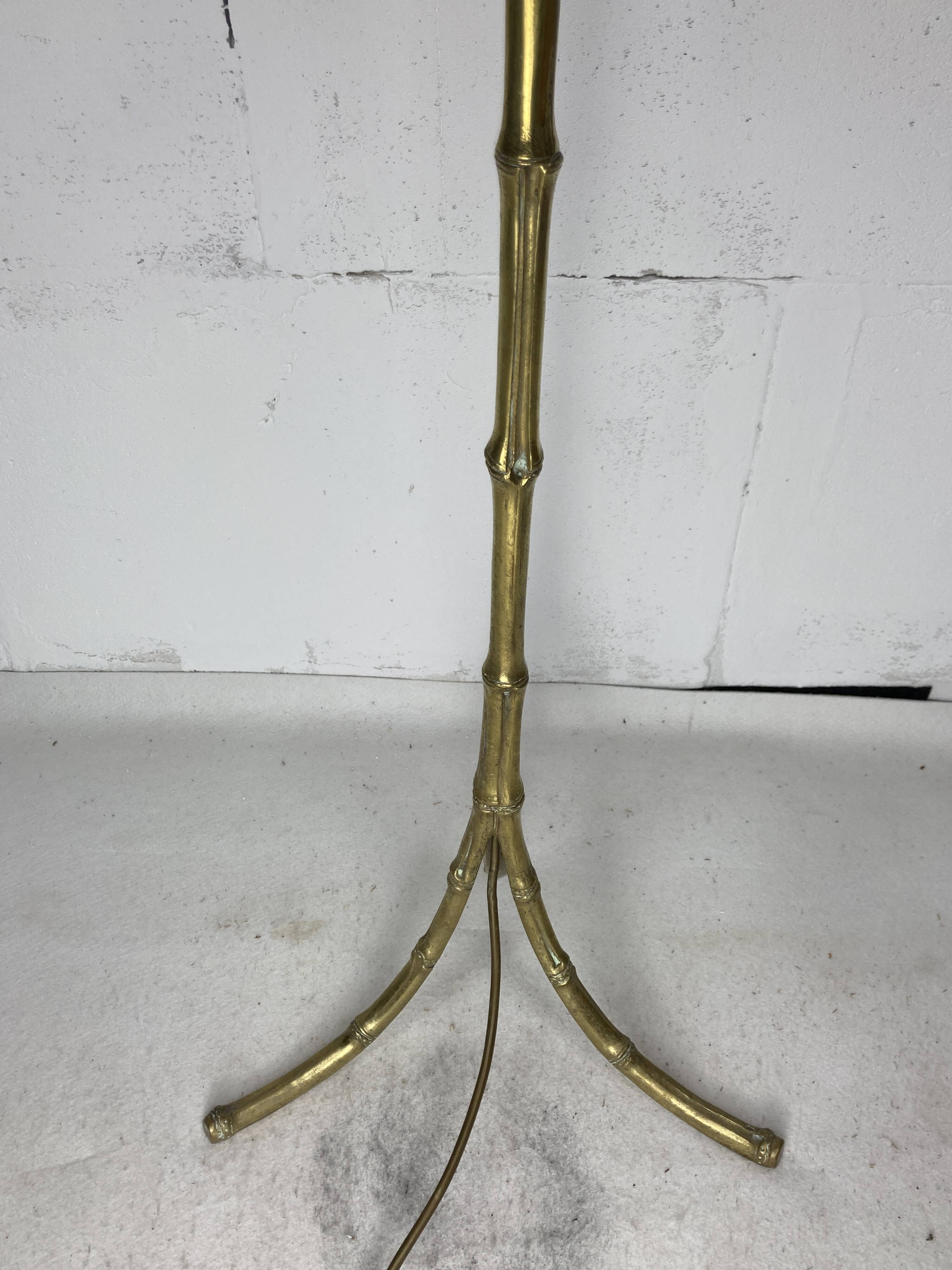 Lampadaire en laiton et imitation bambou avec abat-jour champignon, France, années 1950