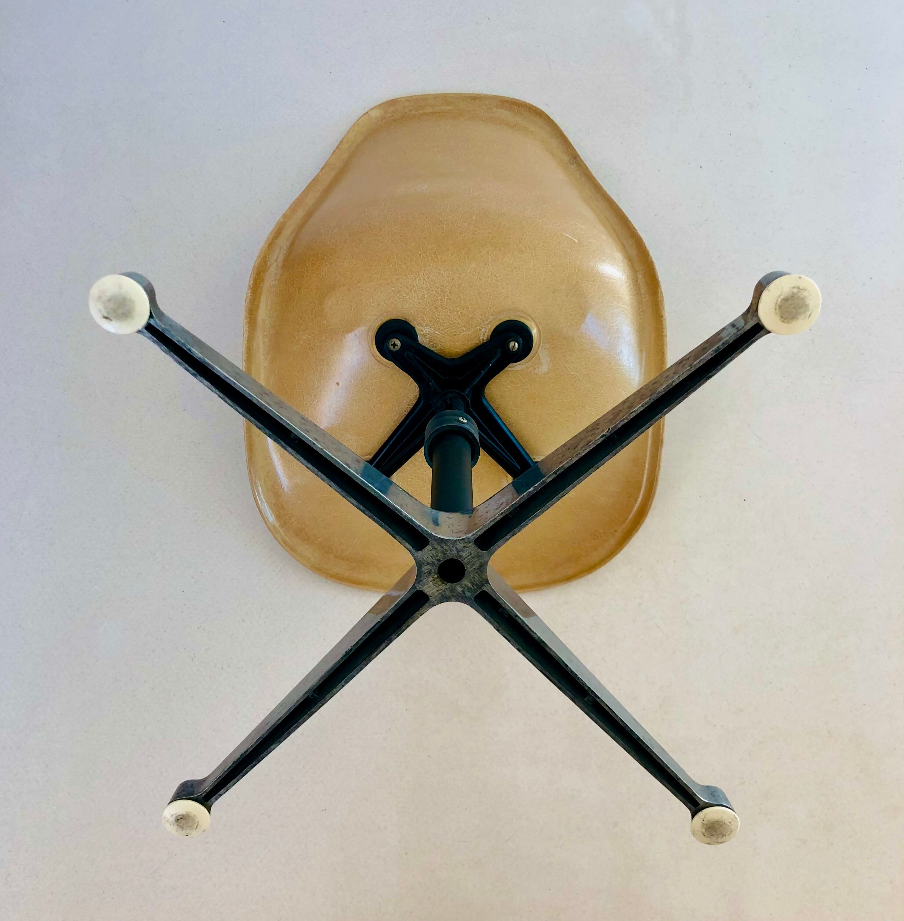 Eames office chairs for Herman Miller, 70s