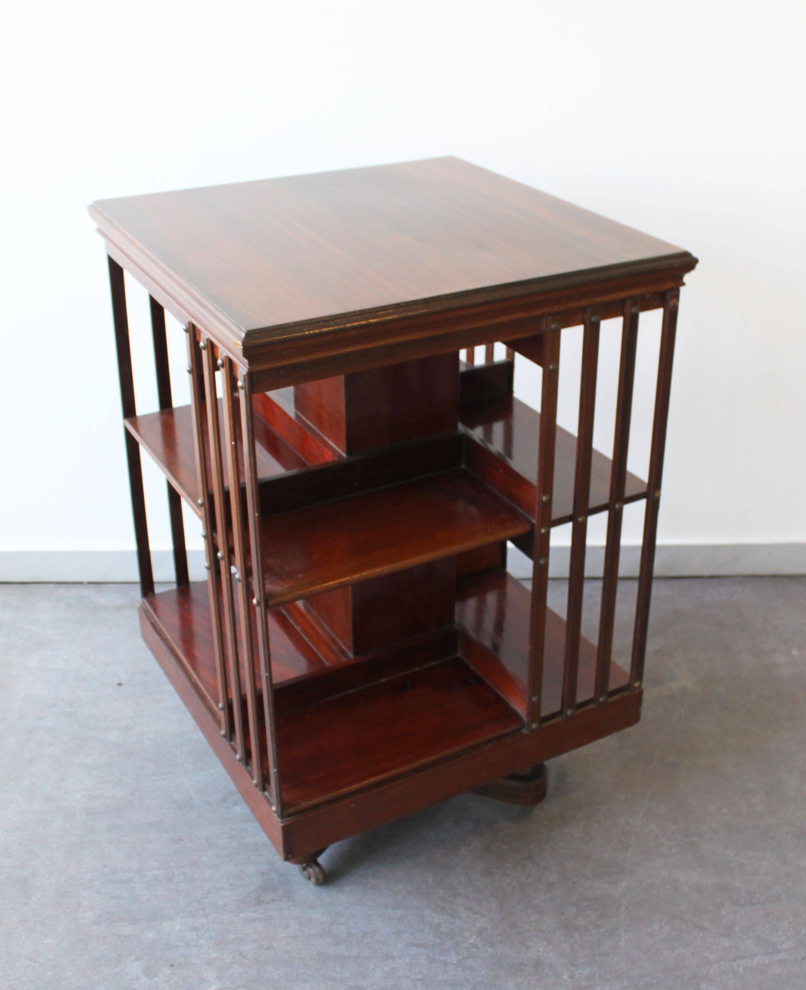 Rotating mahogany library, Regency style, early 20th century.
