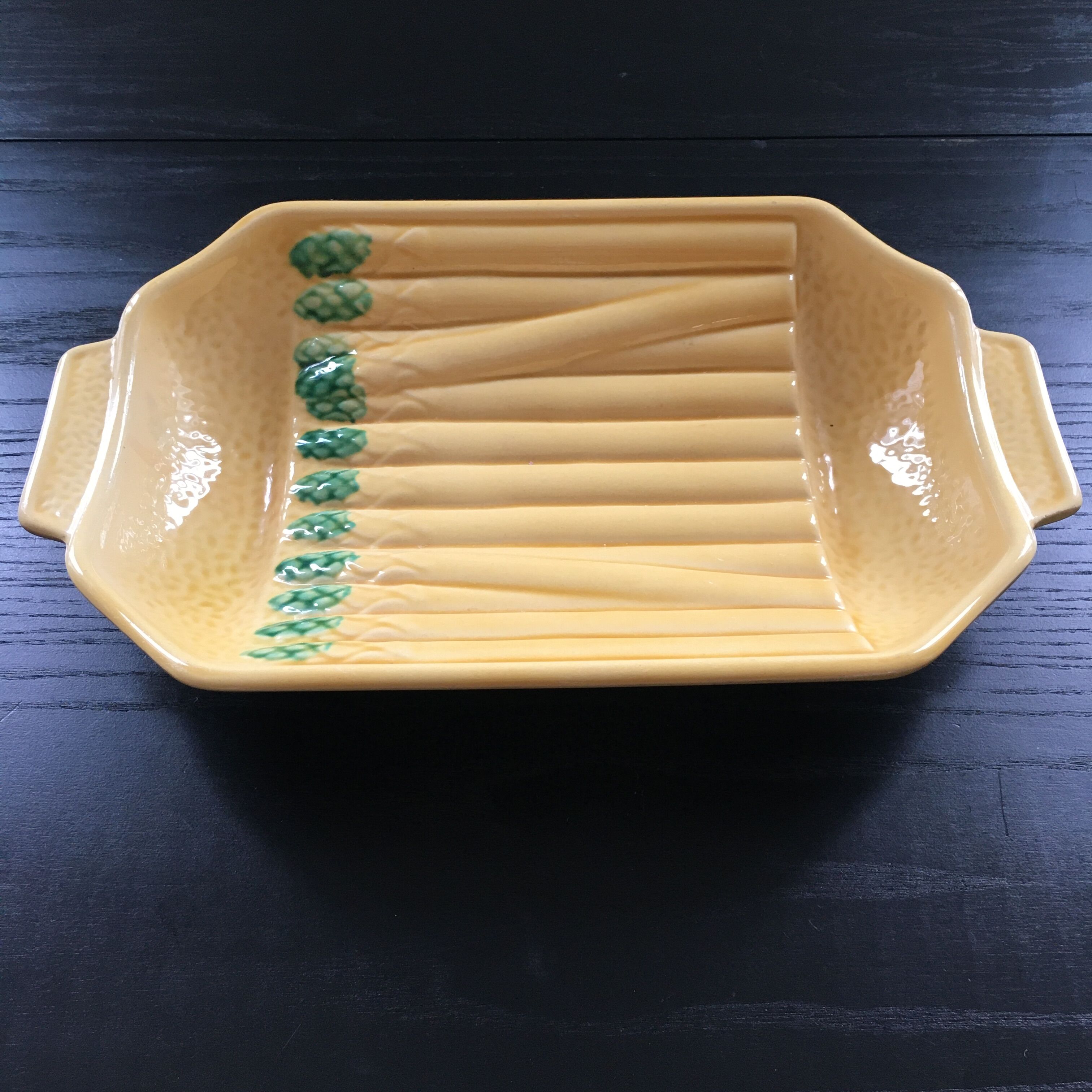 Asparagus dish in slipware