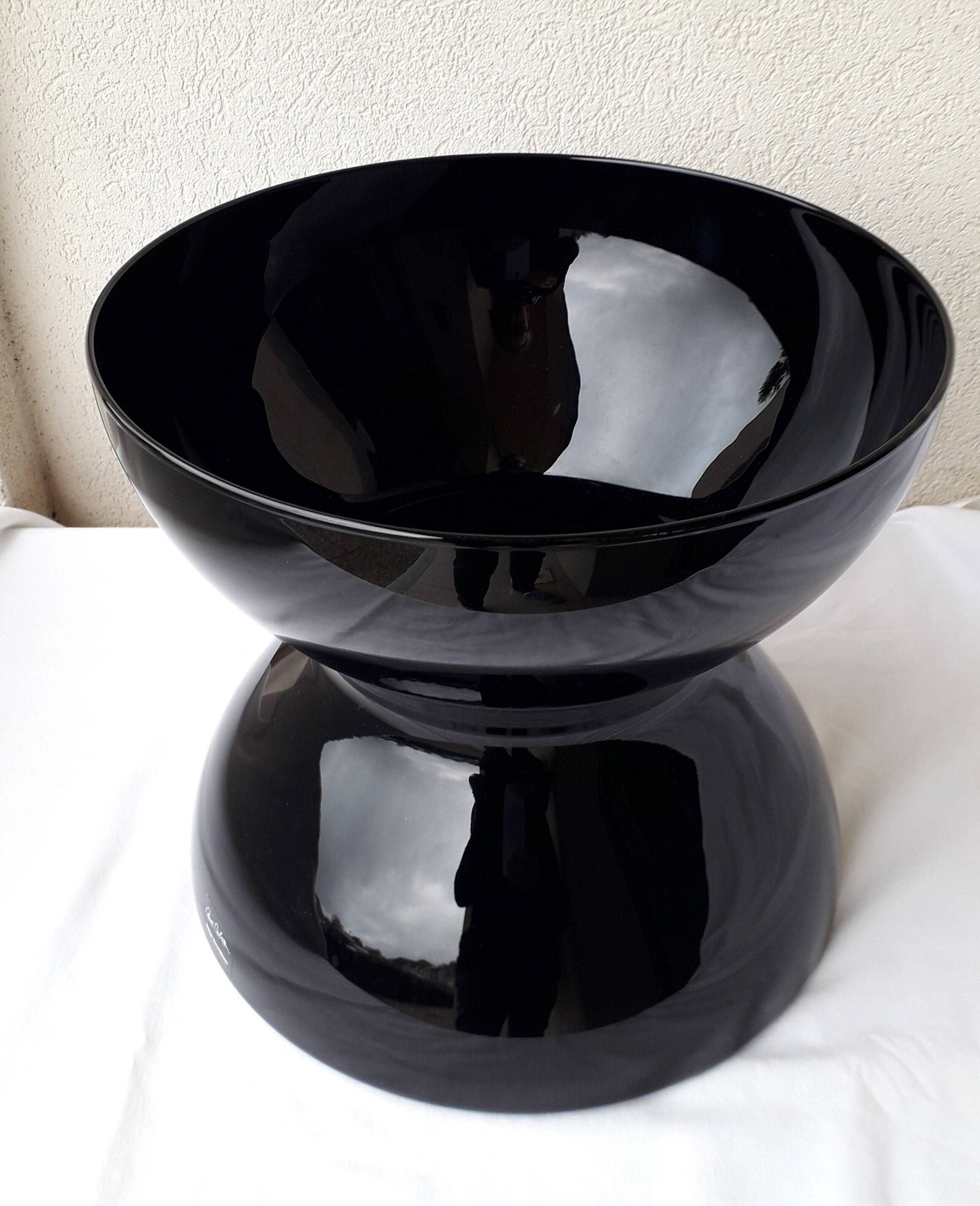Black glass diabolo vase Nelsson