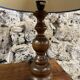 Lampe en bois tourné vintage avec abat jour bleu