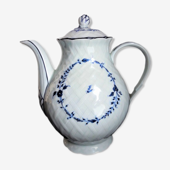 Tea pot/porcelain coffee Limoges L.Bernardeaud -co ,hortense"
