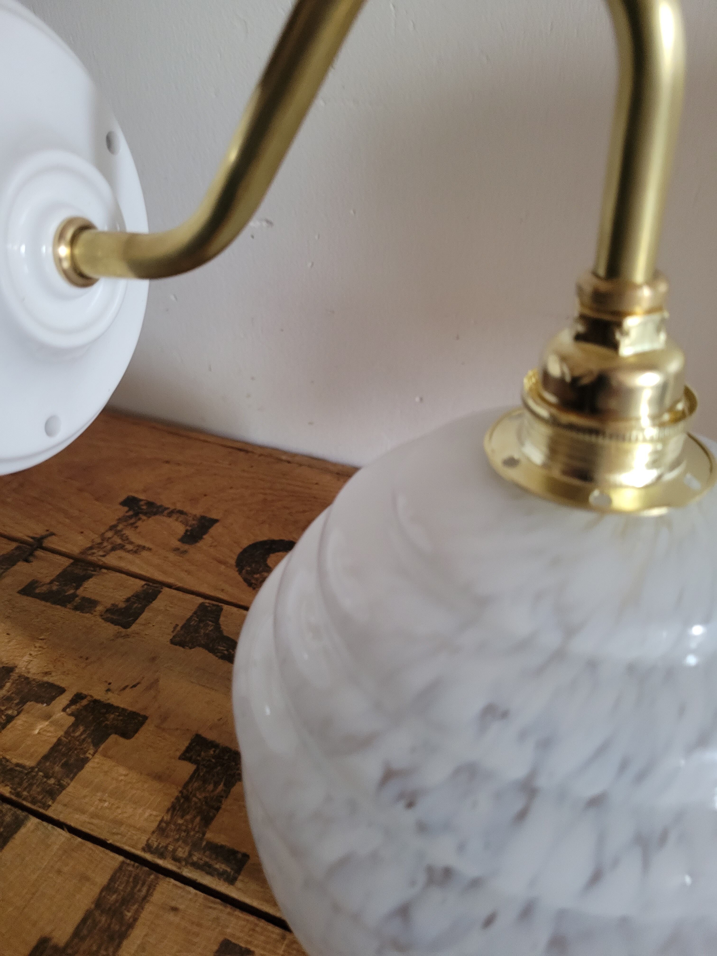 Clichy glass wall lamp