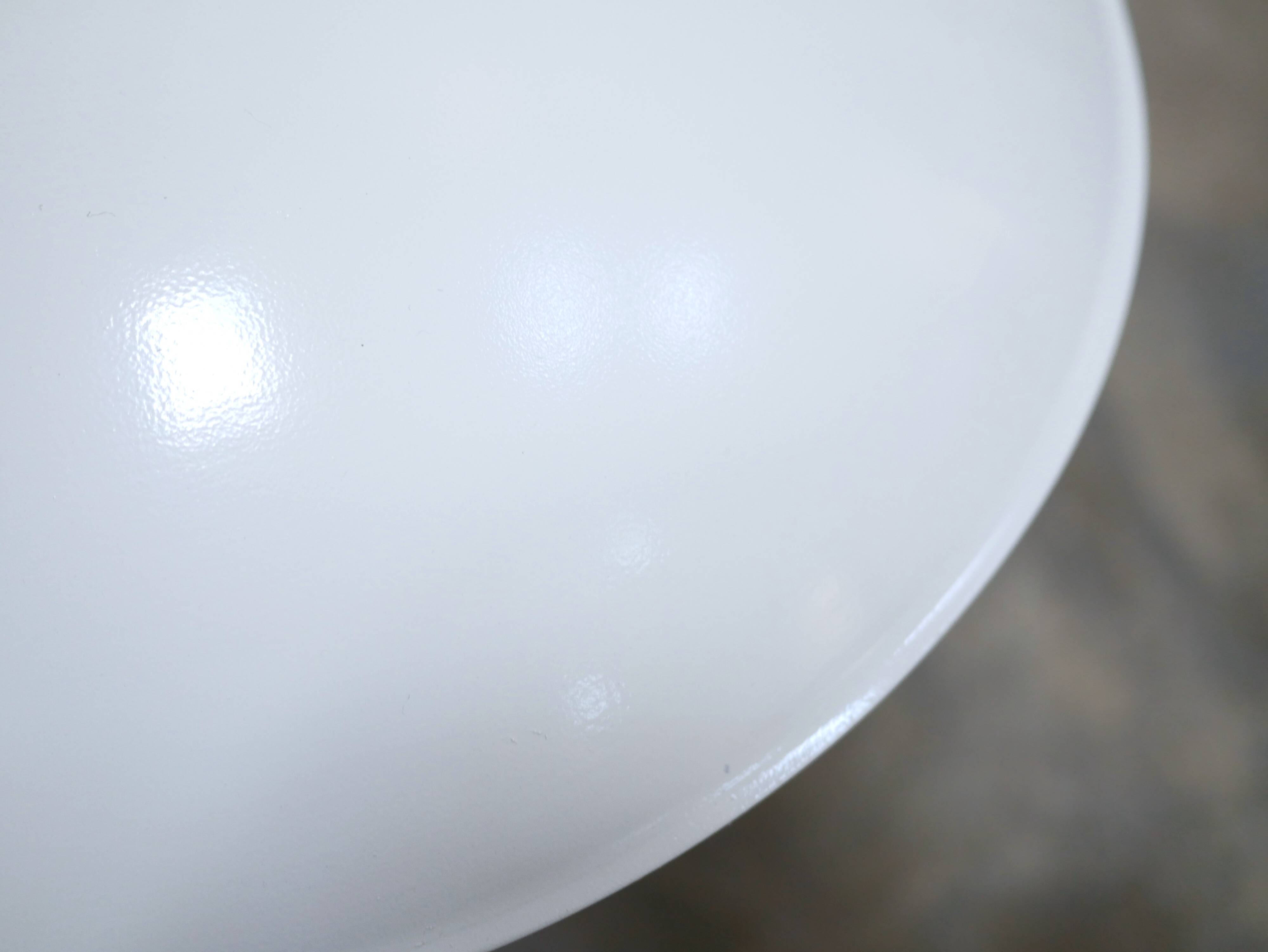 Suspension up and down vintage white