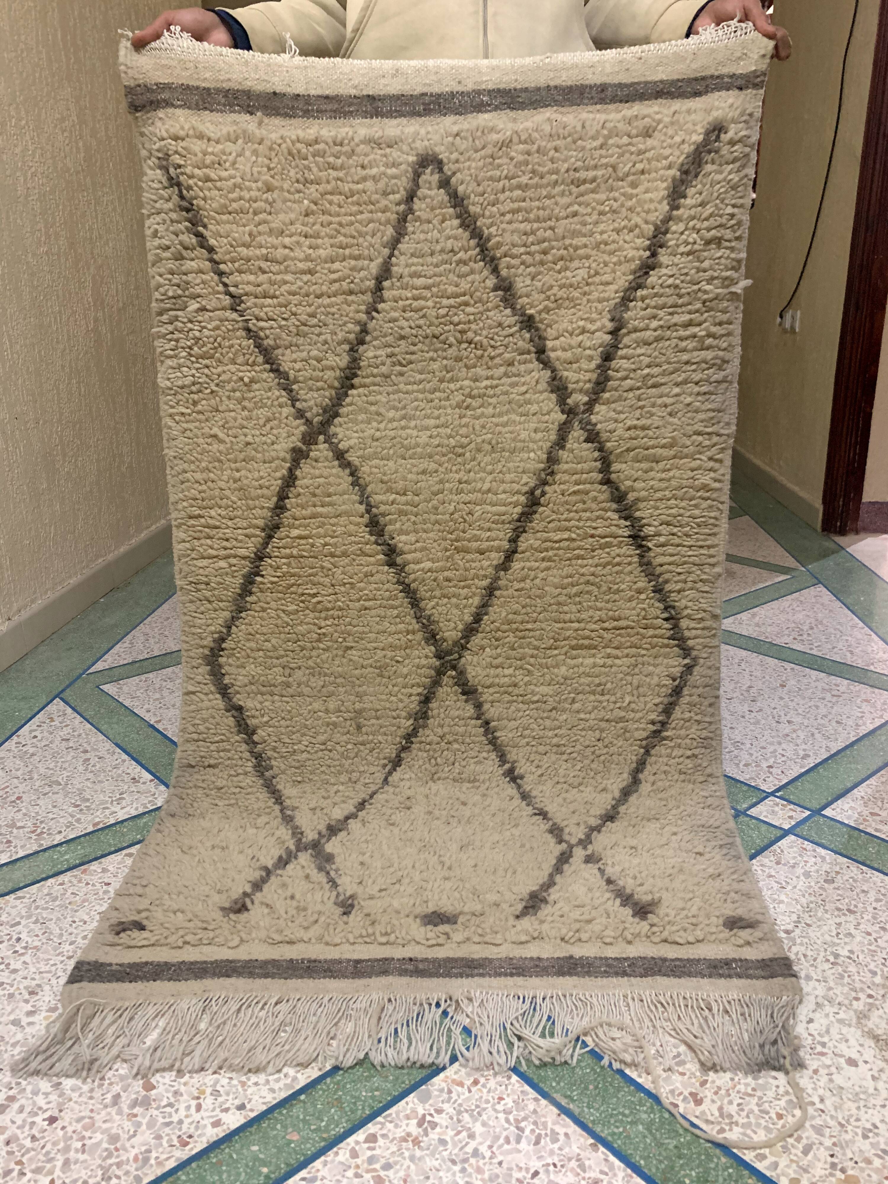 Blessed Ouarin rug made by traditional hand, size 100 x 150 cm