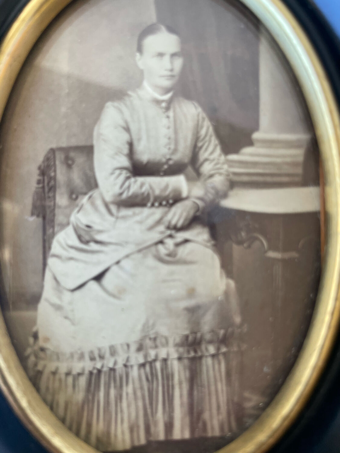 Pair of black wooden oval frames 1880’s  each 13 cm x 10 cm glass measurements 8.5 cm x 5.5 cm