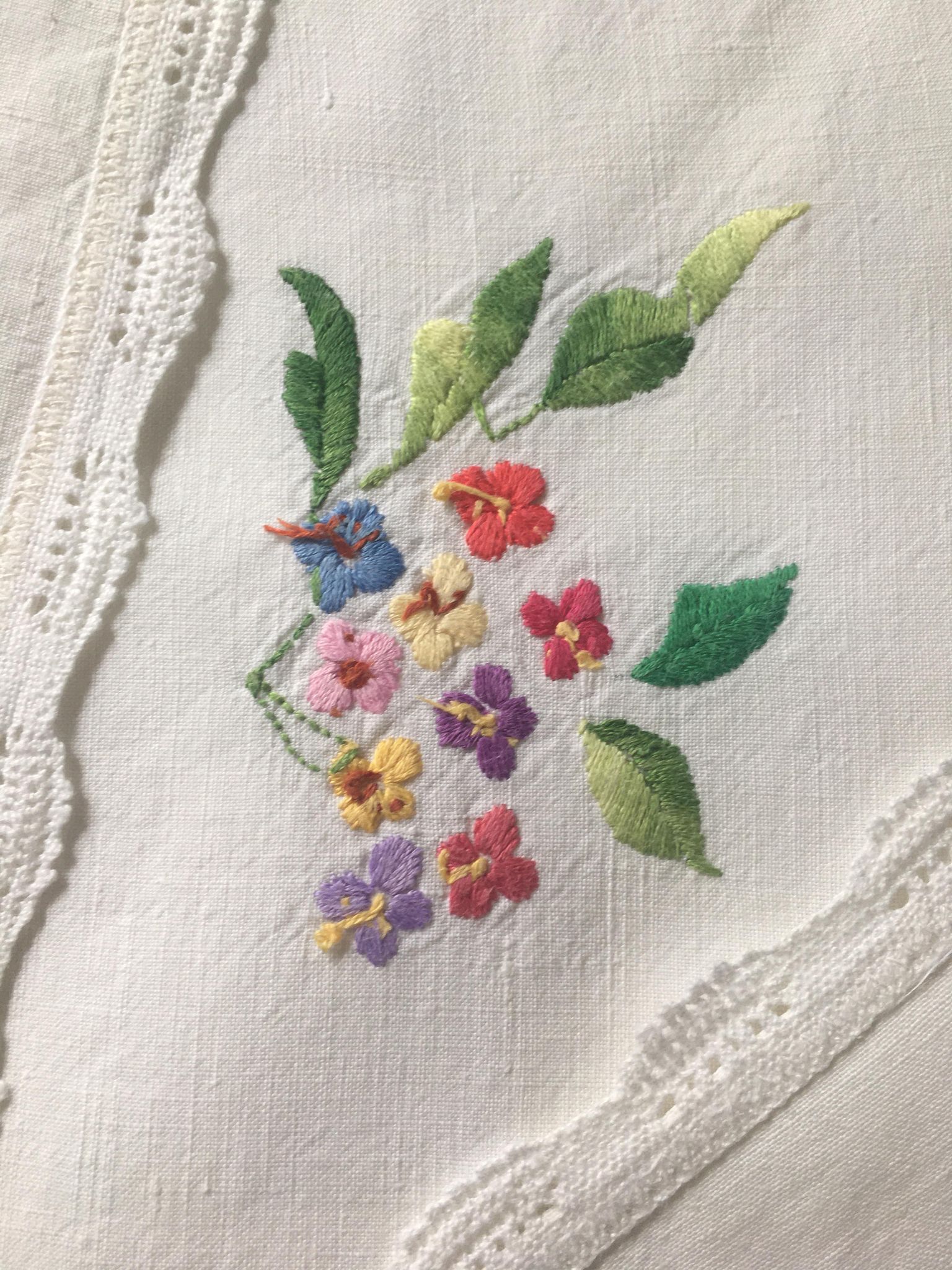 8 hand-embroidered napkins