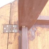 Round table with flaps