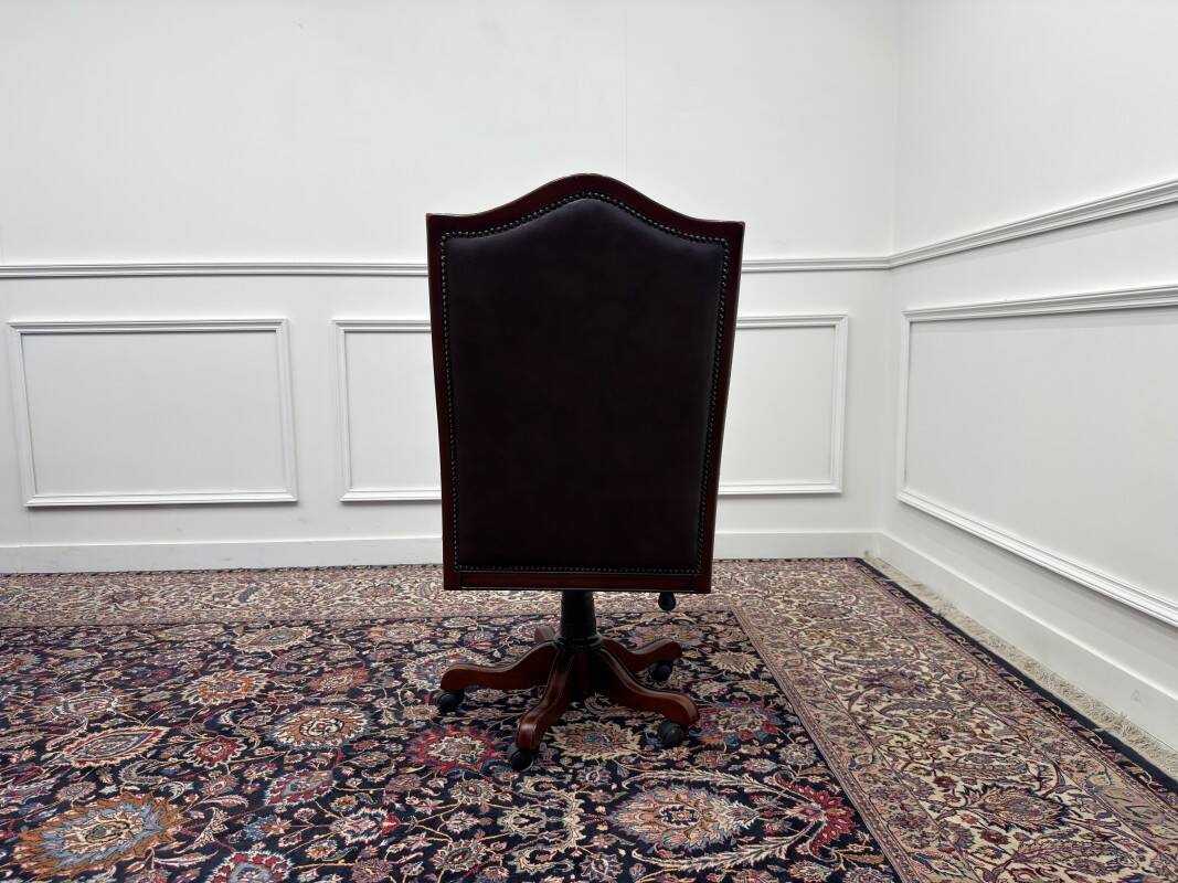 Grand fauteuil de bureau Chesterfield en anglais