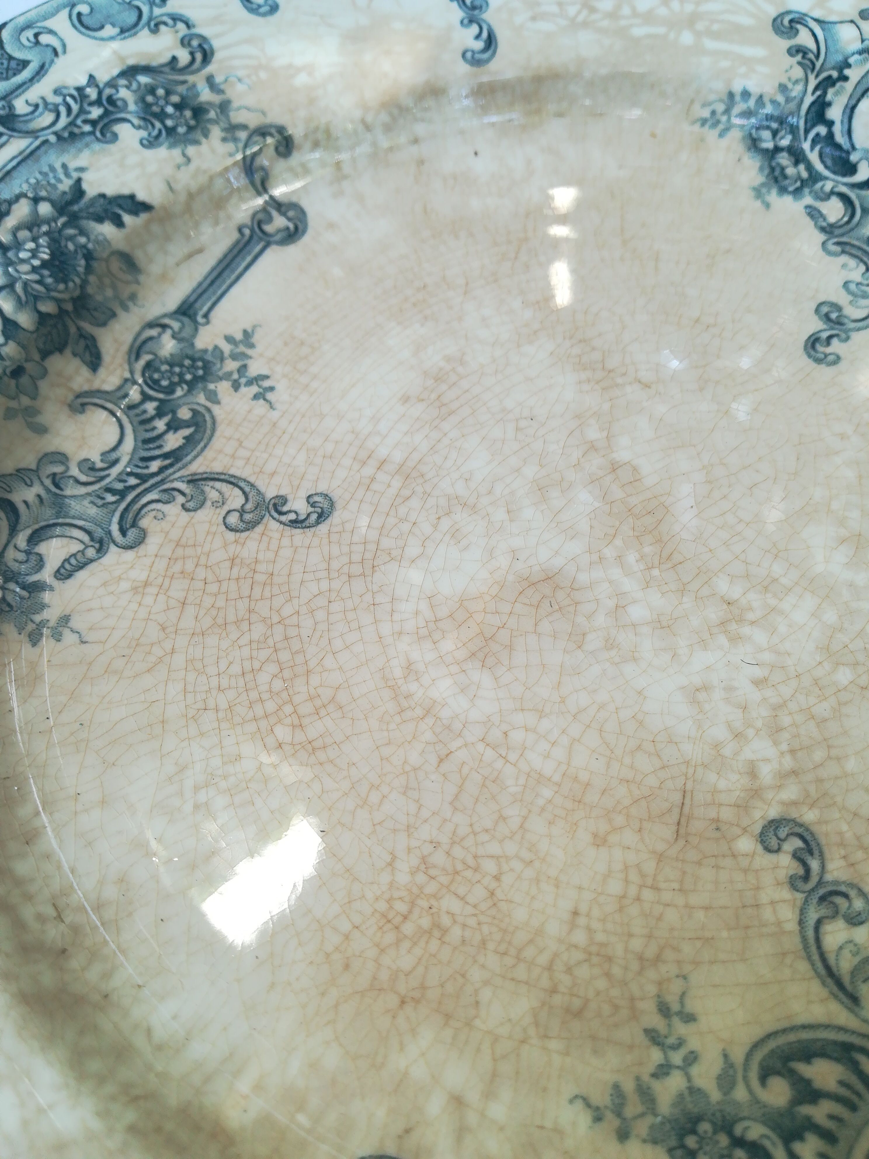 Iron earthenware plates