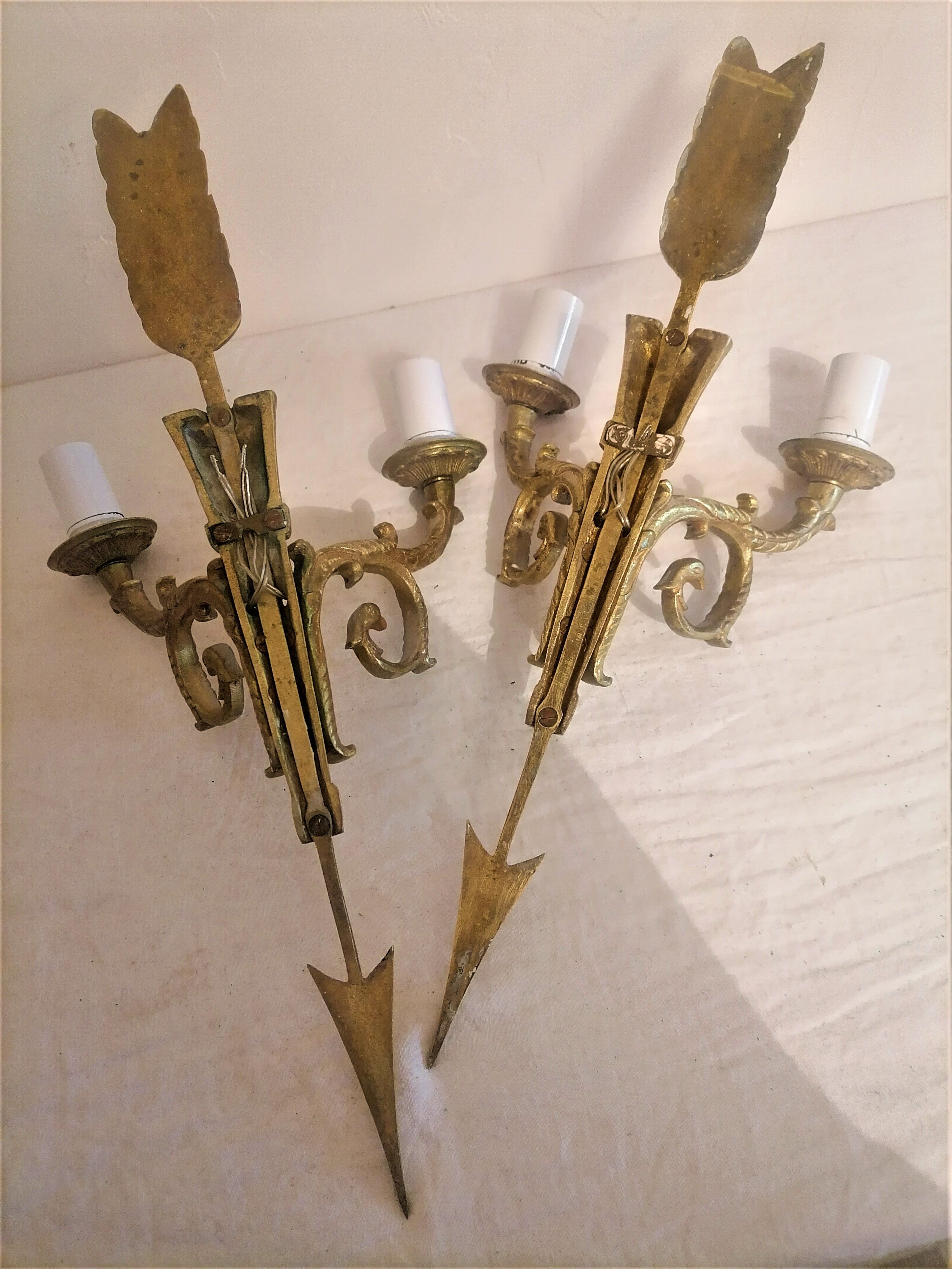 Ancienne paire d'appliques en bronze doré de style empire