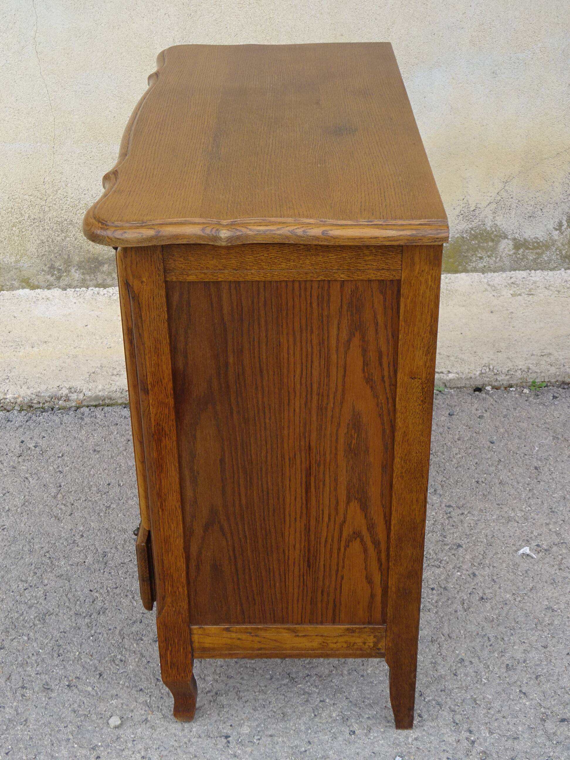 Small oak cabinet, 1 tilting door and 1 drawer
