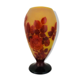 Vase Gallé à décor de roses rouges