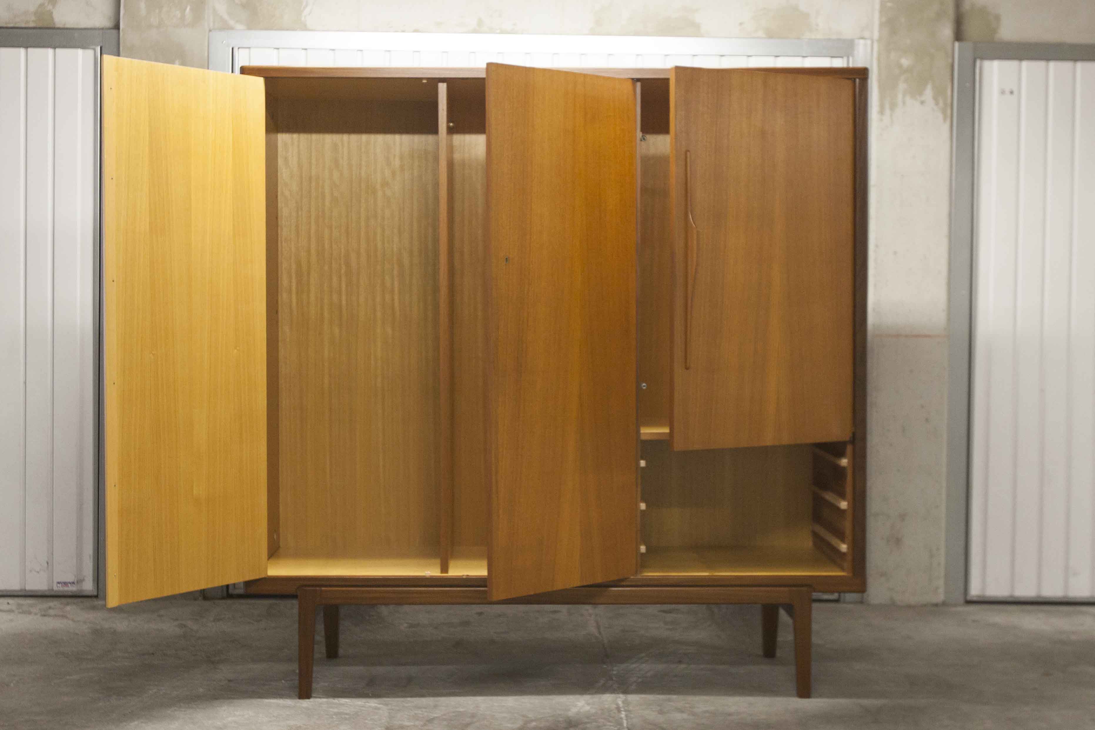 Armoire scandinave en teck 1969 NF Ameublement 202