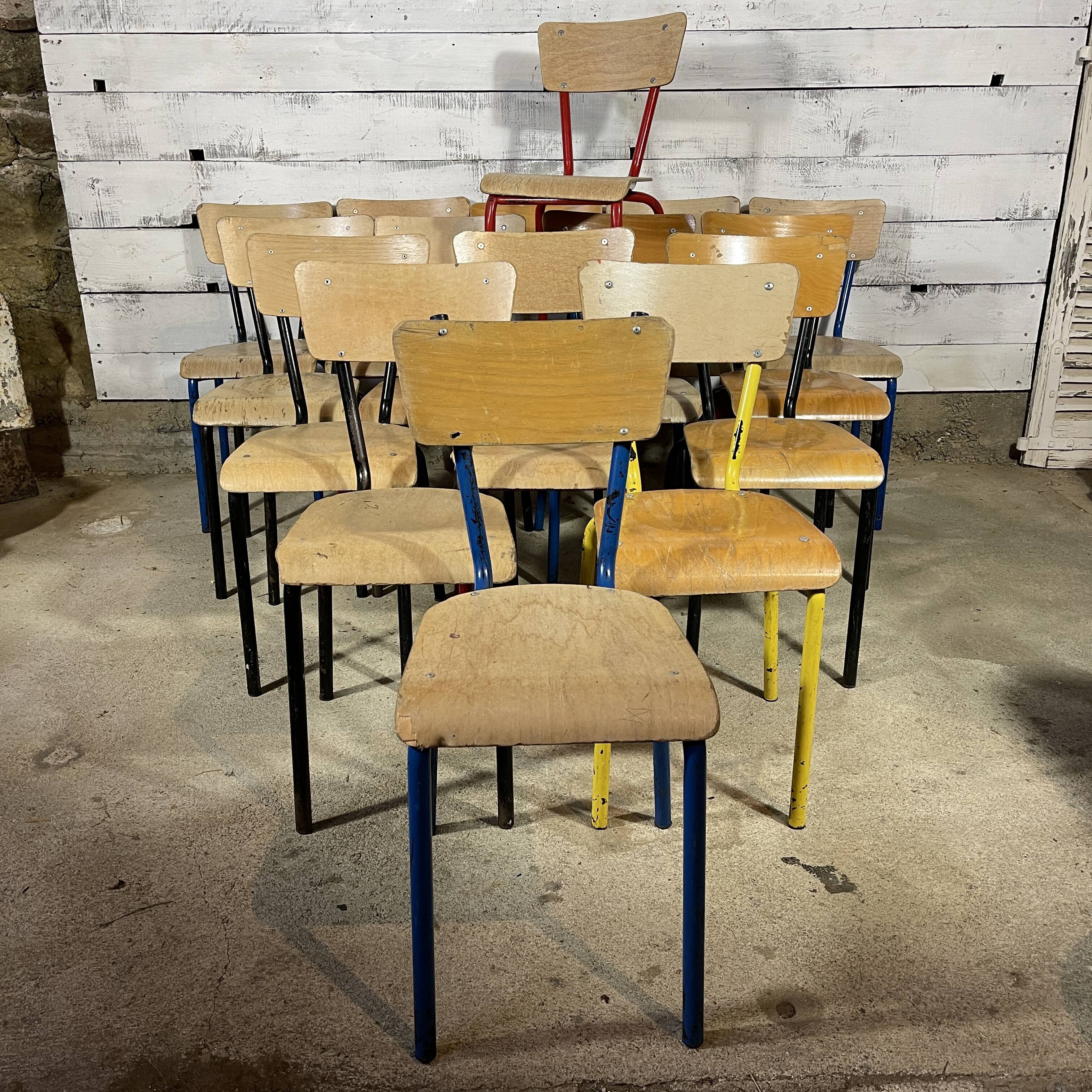 Set of 16 school chairs