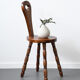 Chaise brutaliste en bois
