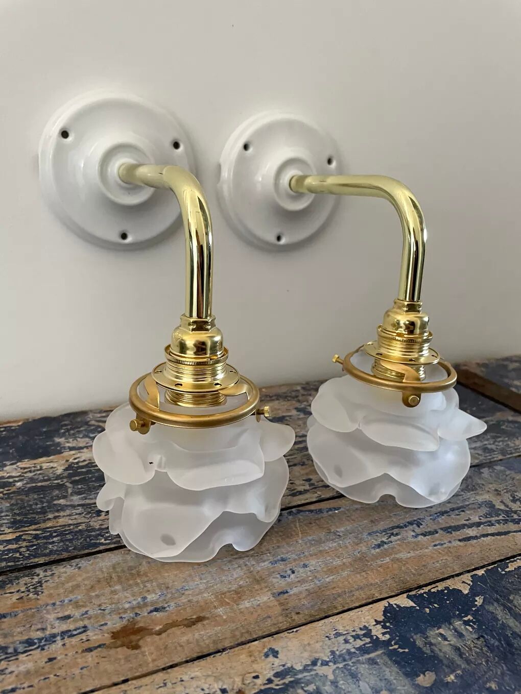 Paire d’appliques murales vintage en verre fleurs