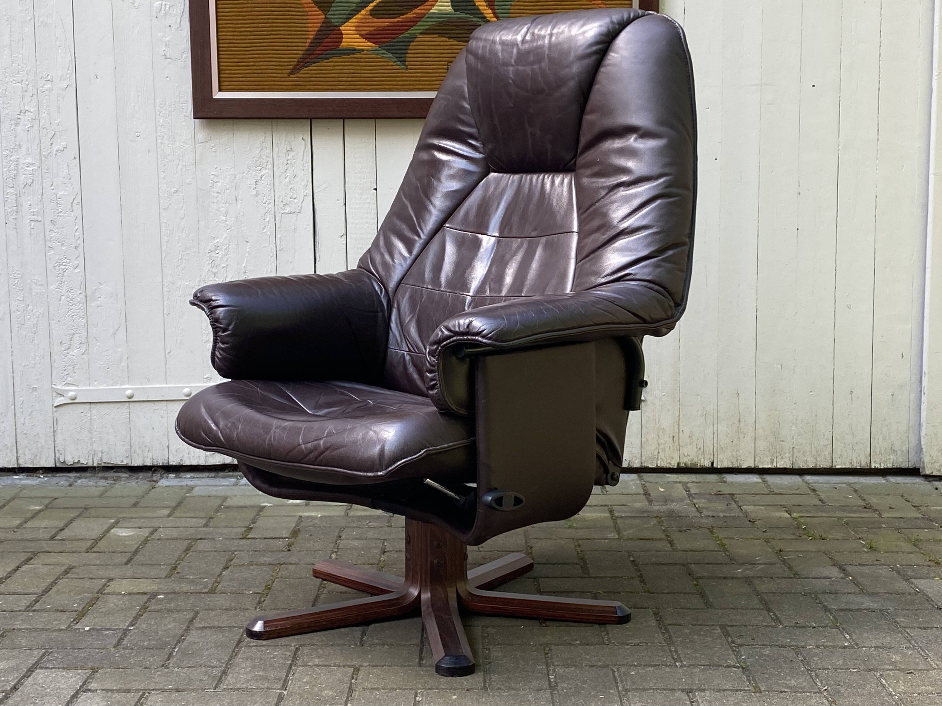 Vintage swivel armchair Unico 1970s