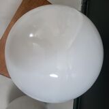 Opaque opaline globe