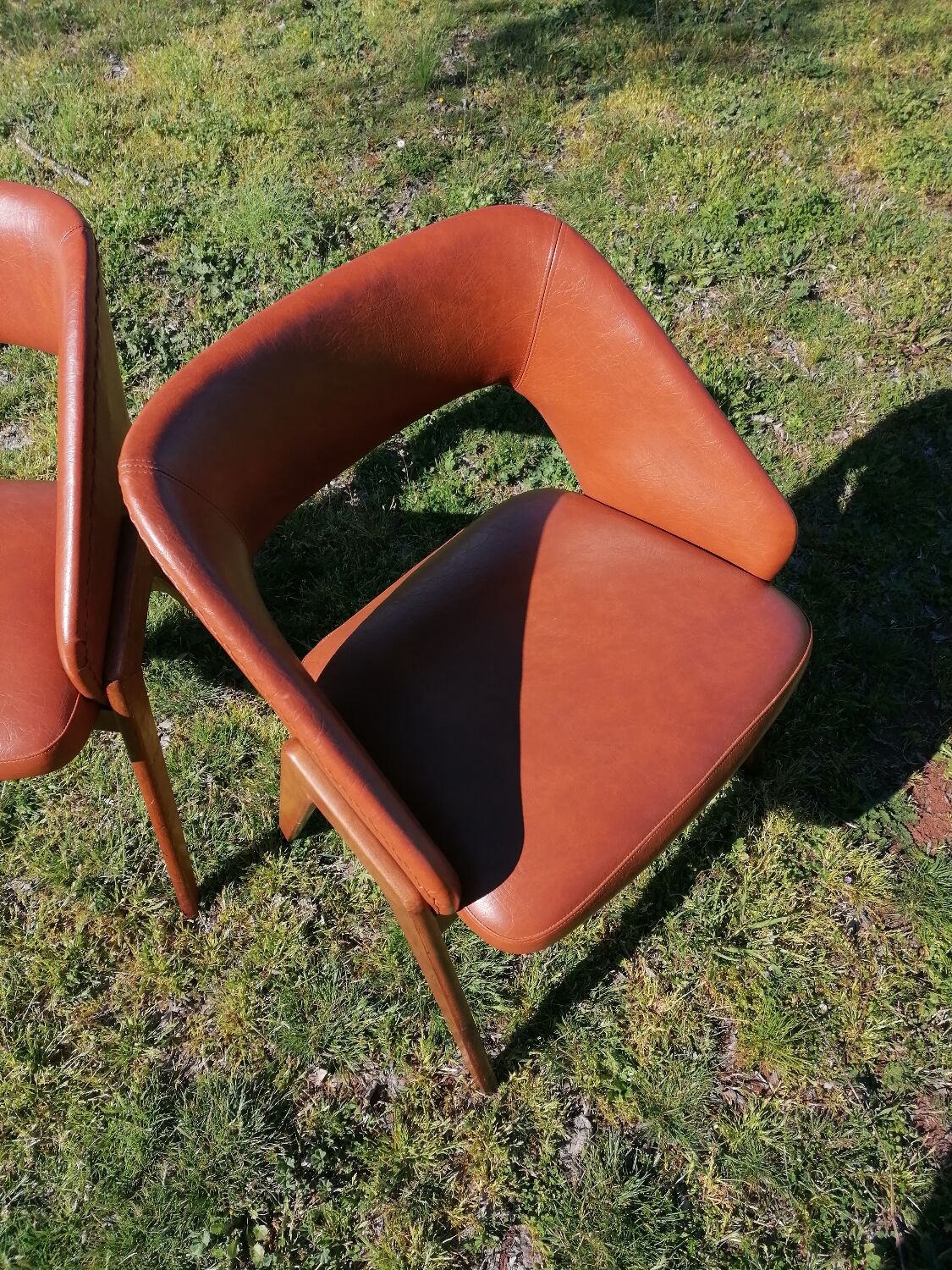 Pair of shell armchairs n°634 by Michel Ducaroy for Roset SNA