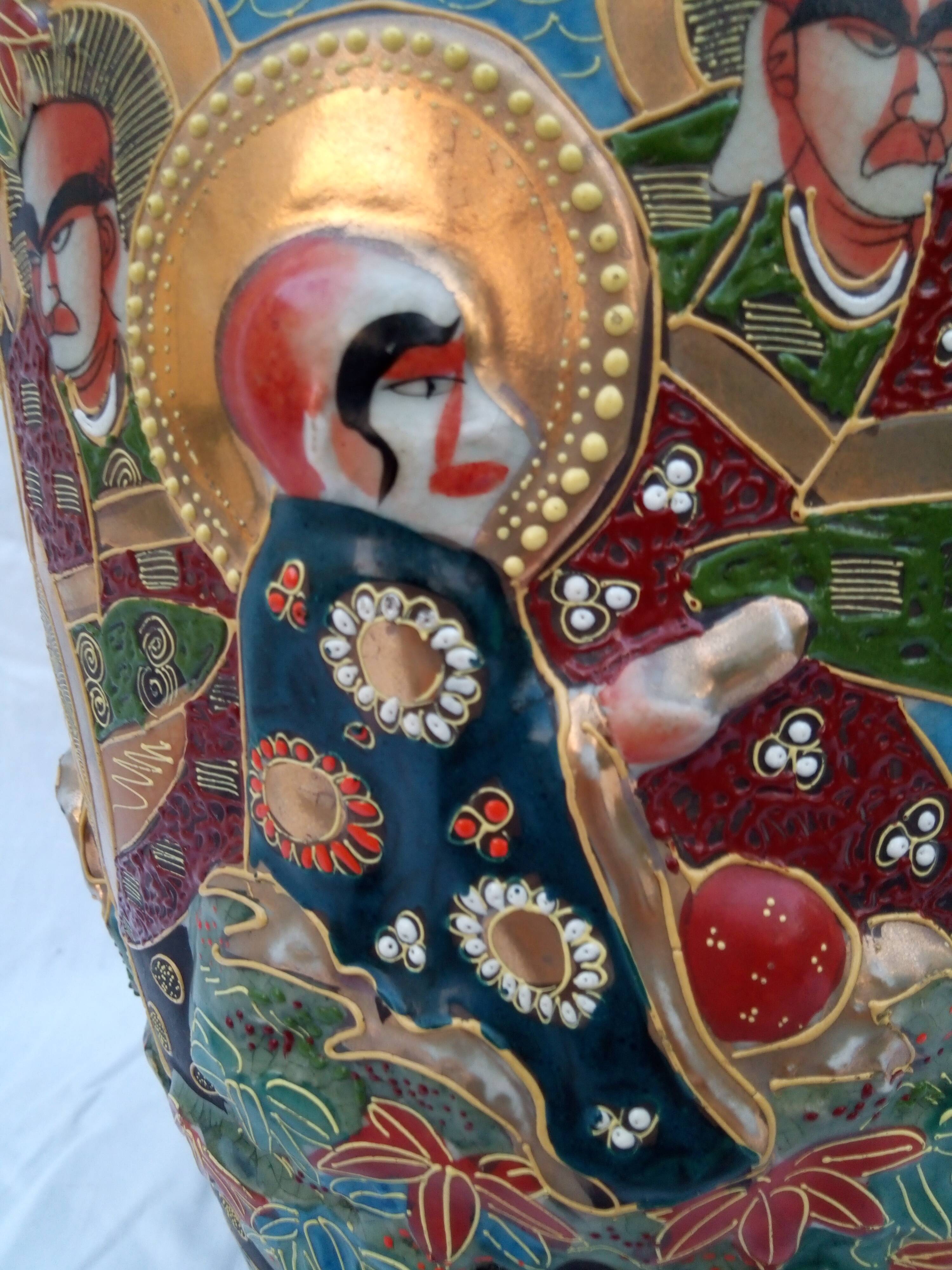 Rare and large vase satsuma in round bump. Mid-20th.