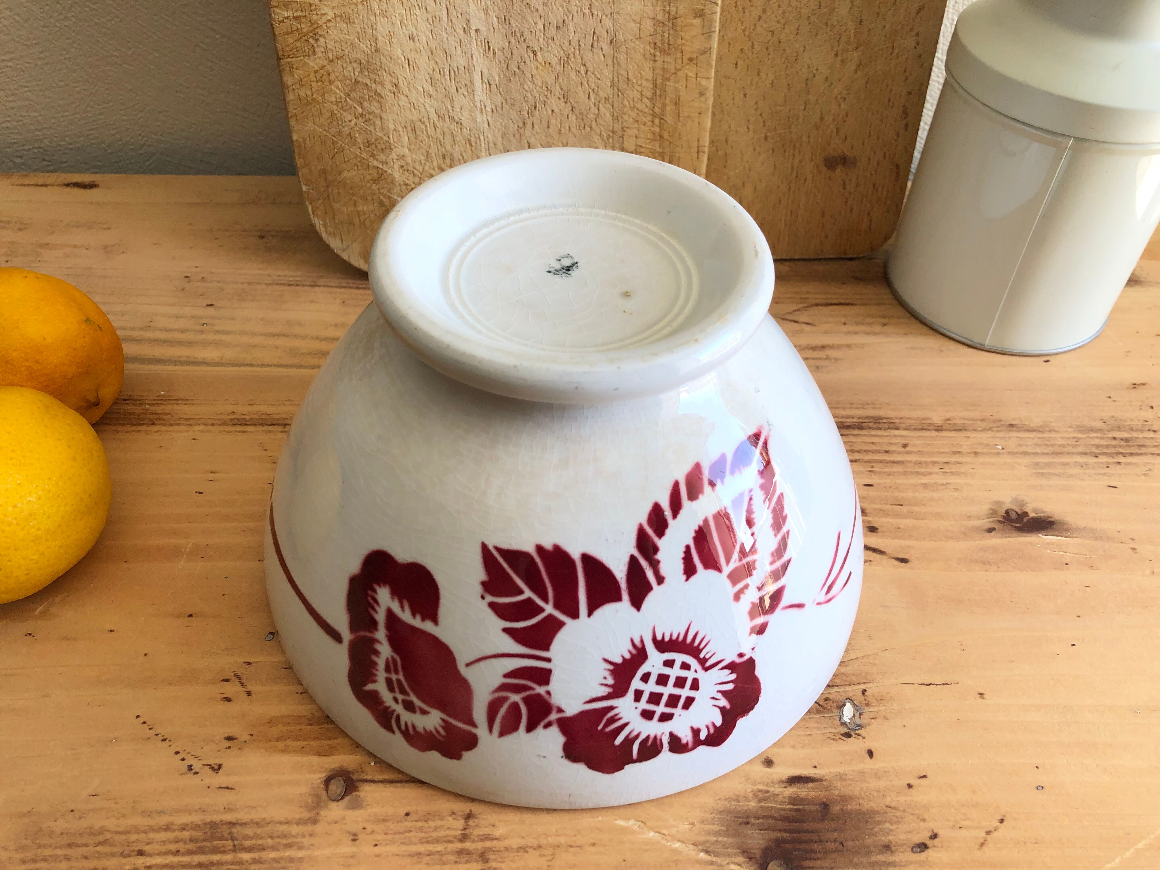 Ancient flower pattern bowl