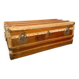 Old wood trunk