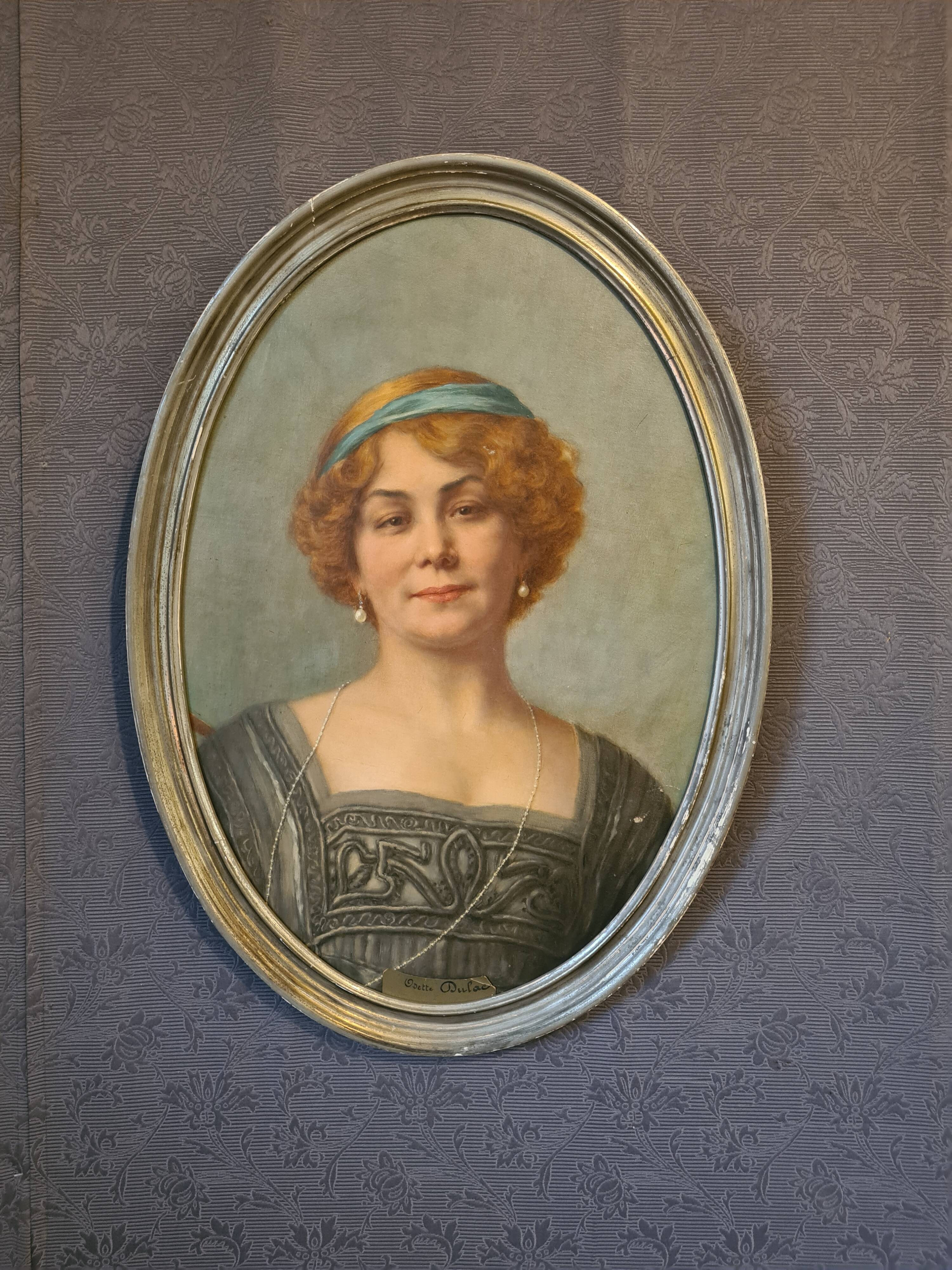Portrait art deco