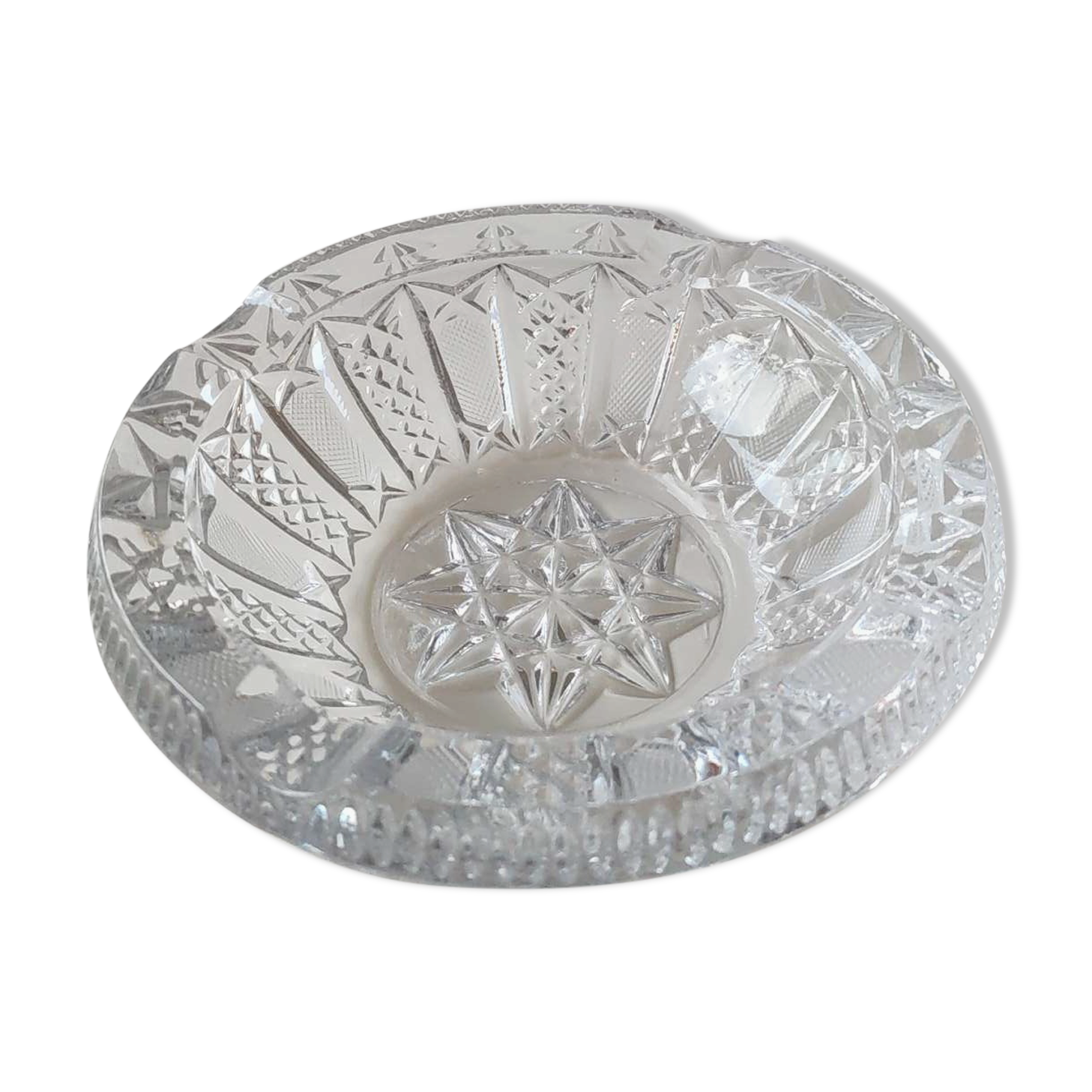 Ashtray/empty vintage pocket in cut bohemian crystal. decorated with diamond tips, braces