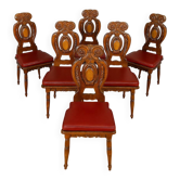 Série de 6 chaises style Renaissance italienne en noyer massif, finement sculptées