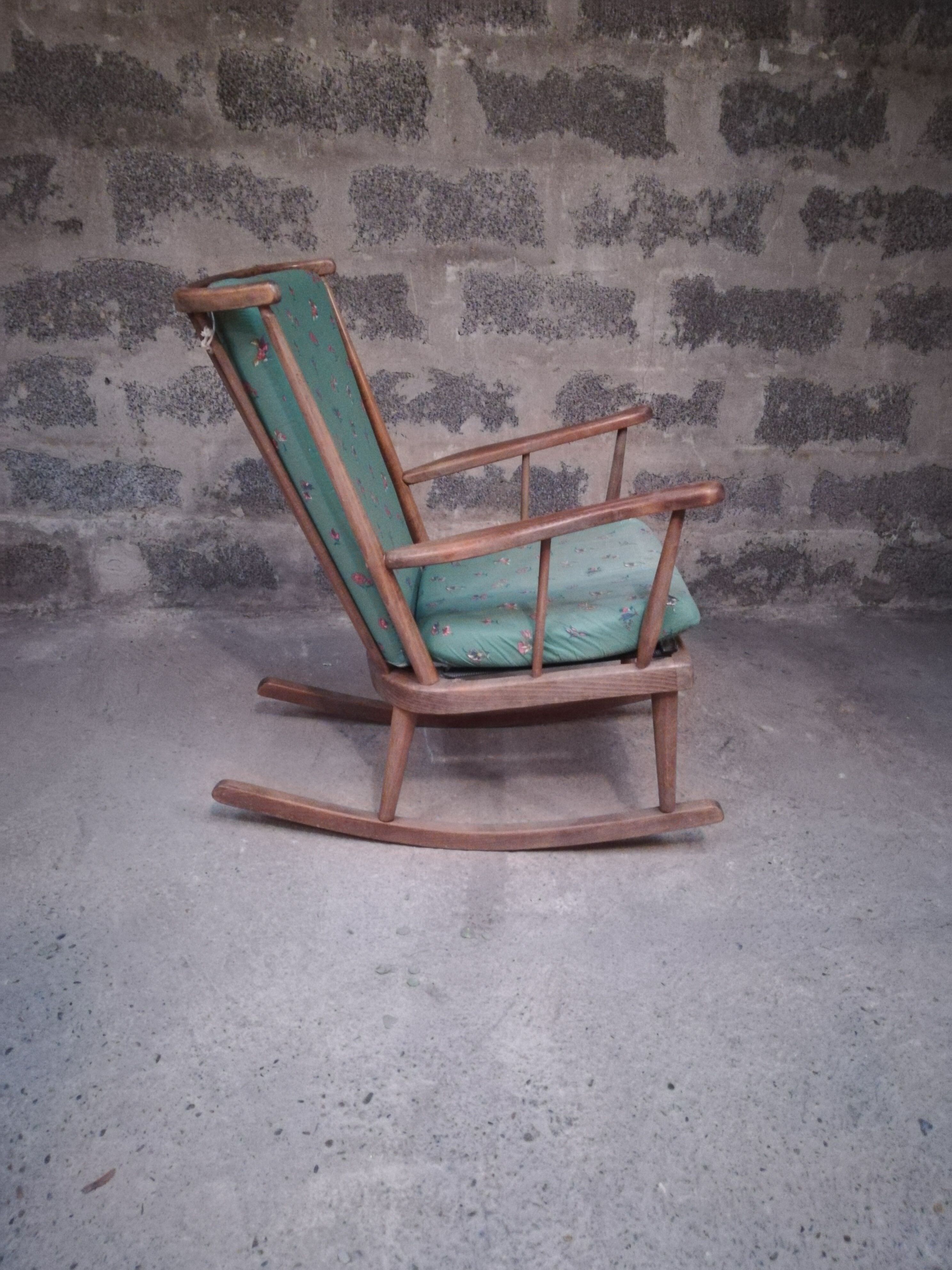 Baumann fan rocking chair