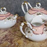 Tea service in porcelain, dated from the late 19th century.